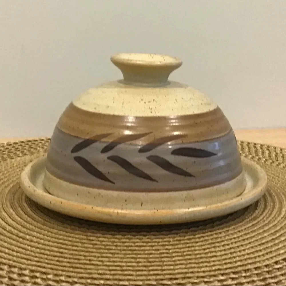 Vintage Earth Art pottery butter dish - Picture 1 of 4